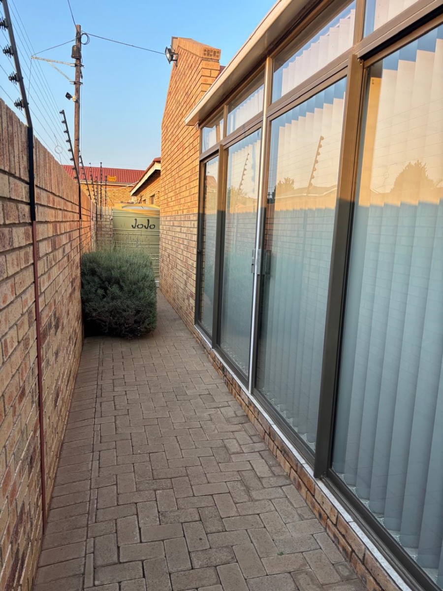3 Bedroom Property for Sale in Hillcrest Northern Cape